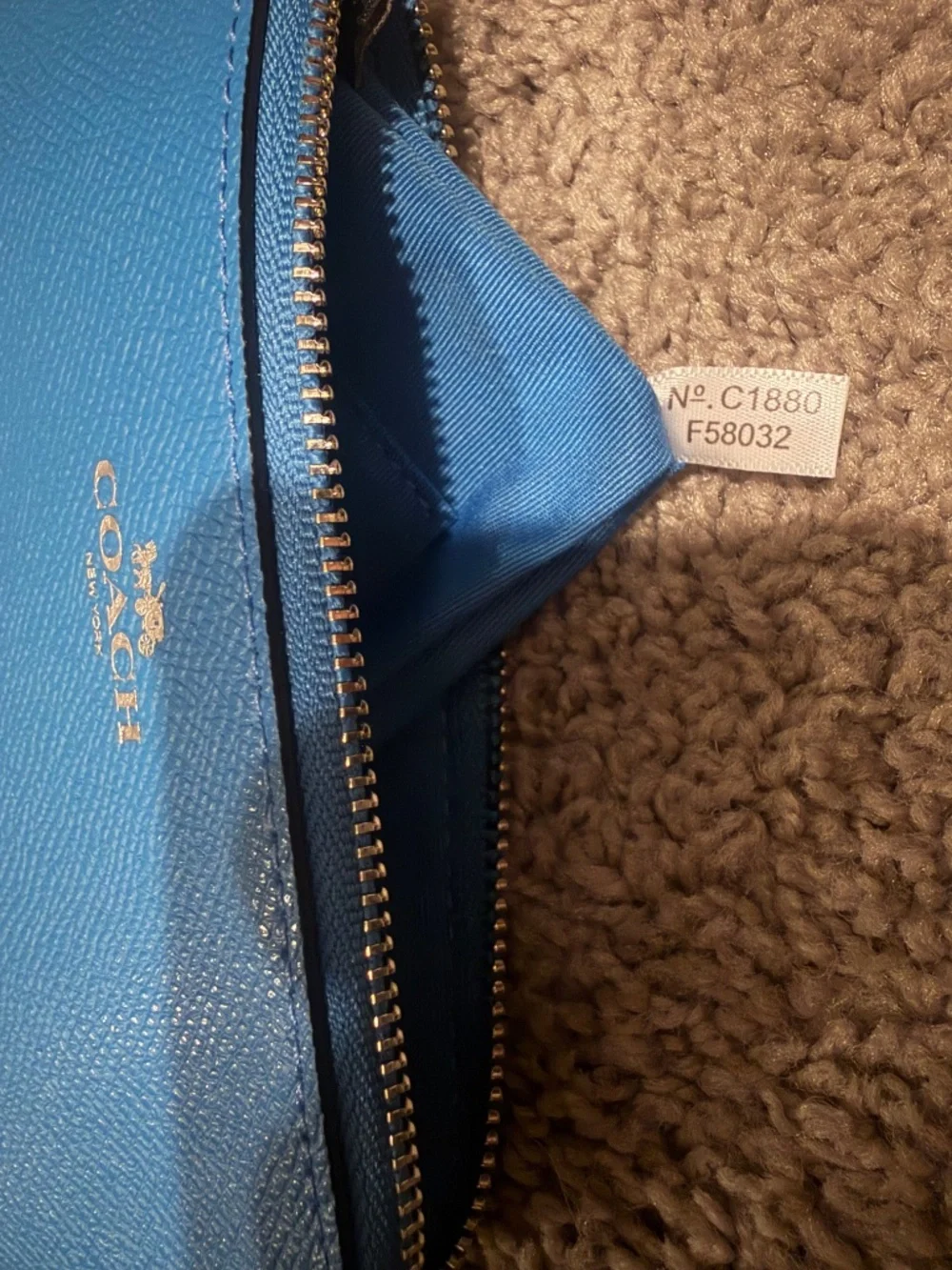 Coach Corner Zip Wristlet F58032 – Blue Crossgrain Leather